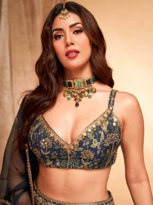 ROMA ROY