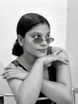 Sonali bella
